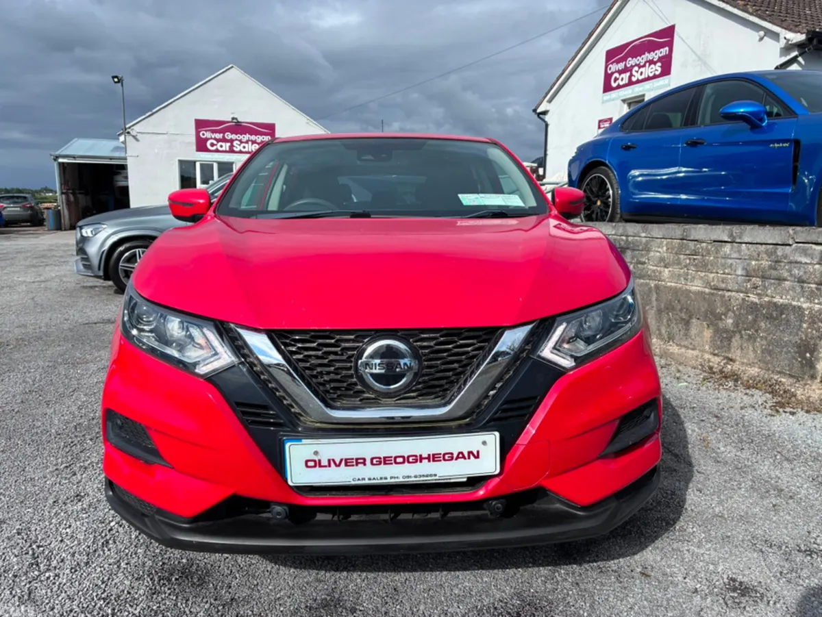 Nissan Qashqai SUV, Diesel, 2020, Red