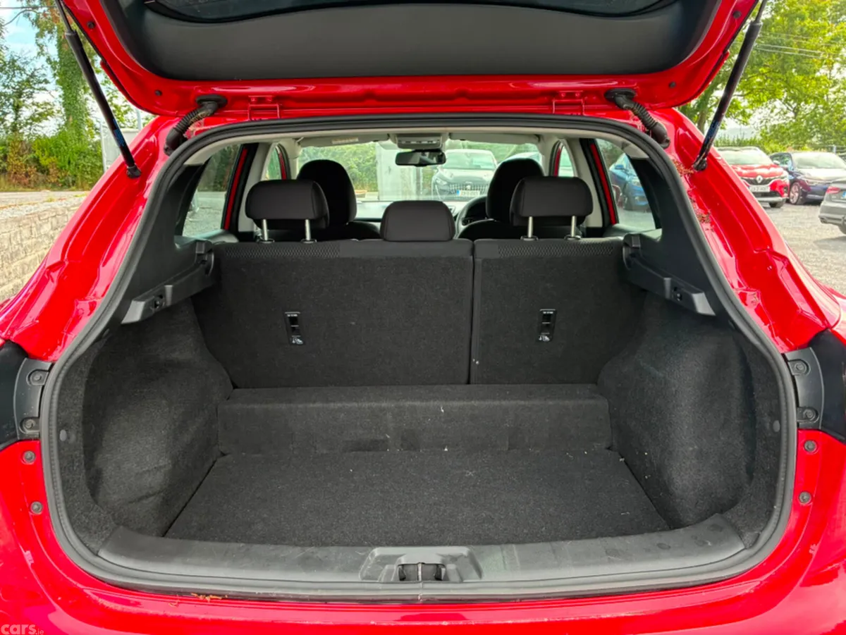 Nissan Qashqai SUV, Diesel, 2020, Red