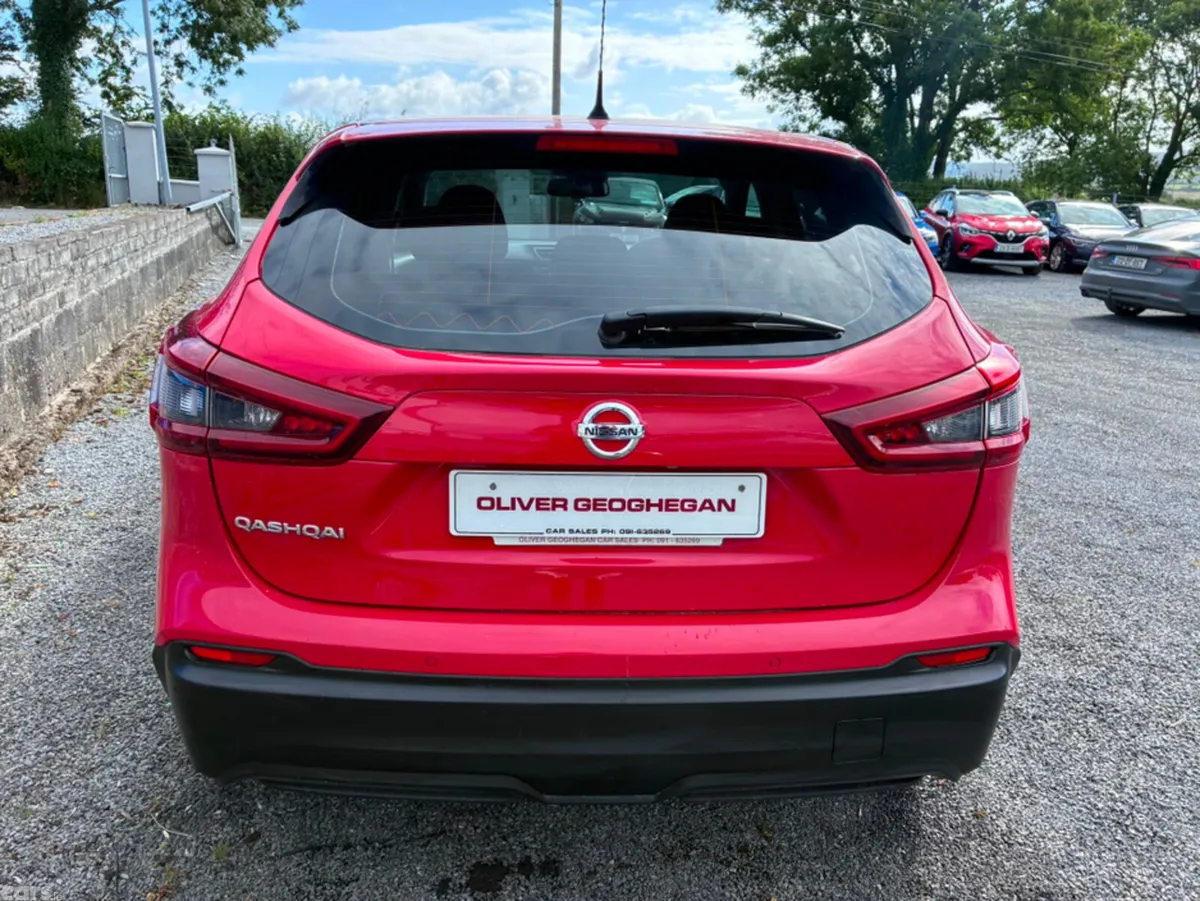 Nissan Qashqai SUV, Diesel, 2020, Red