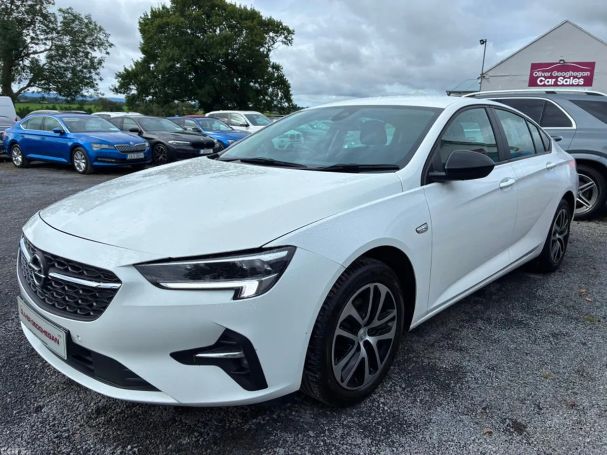Opel Insignia Hatchback, Diesel, 2022, White