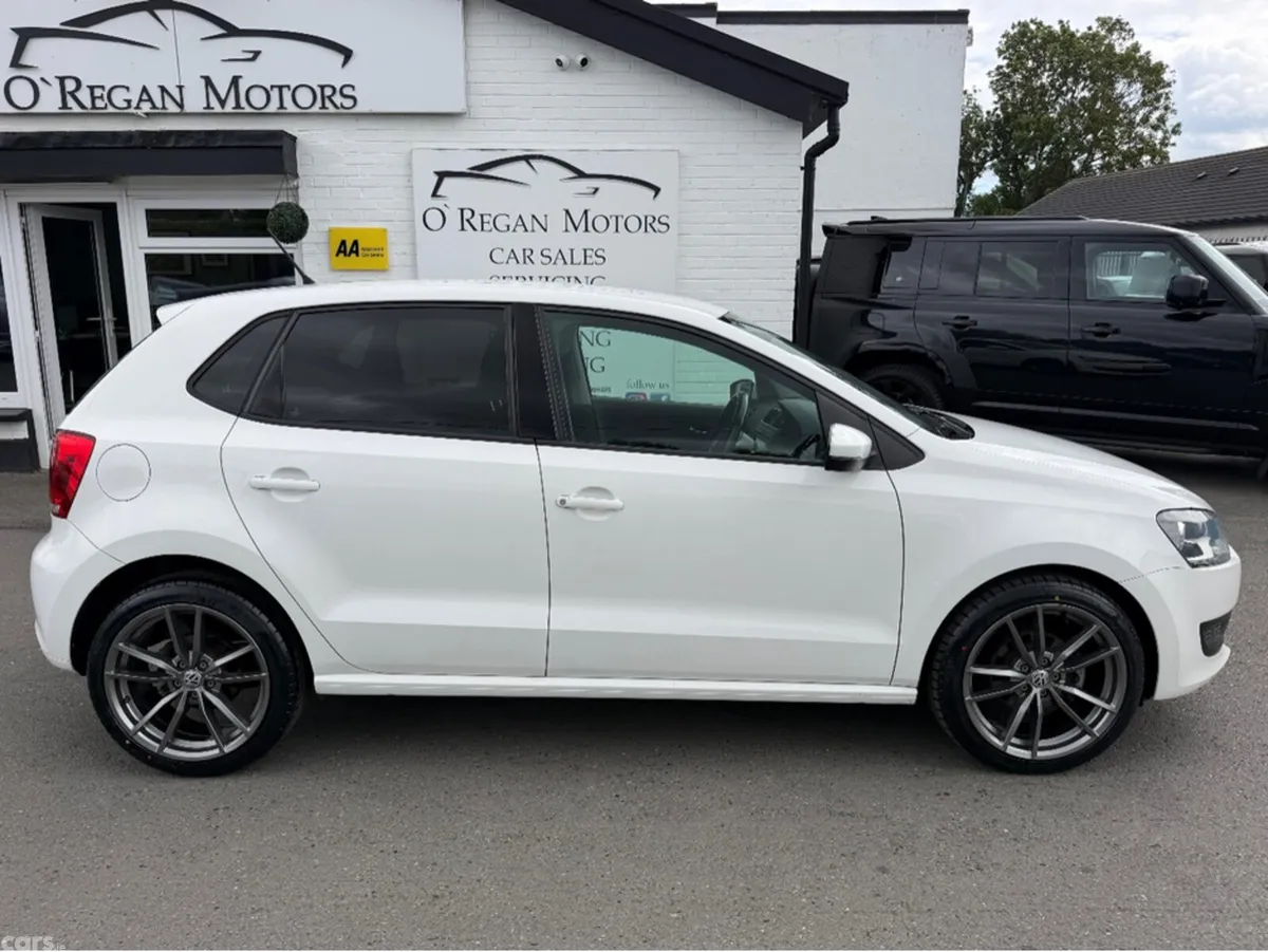 Volkswagen Polo Hatchback, Petrol, 2013, White