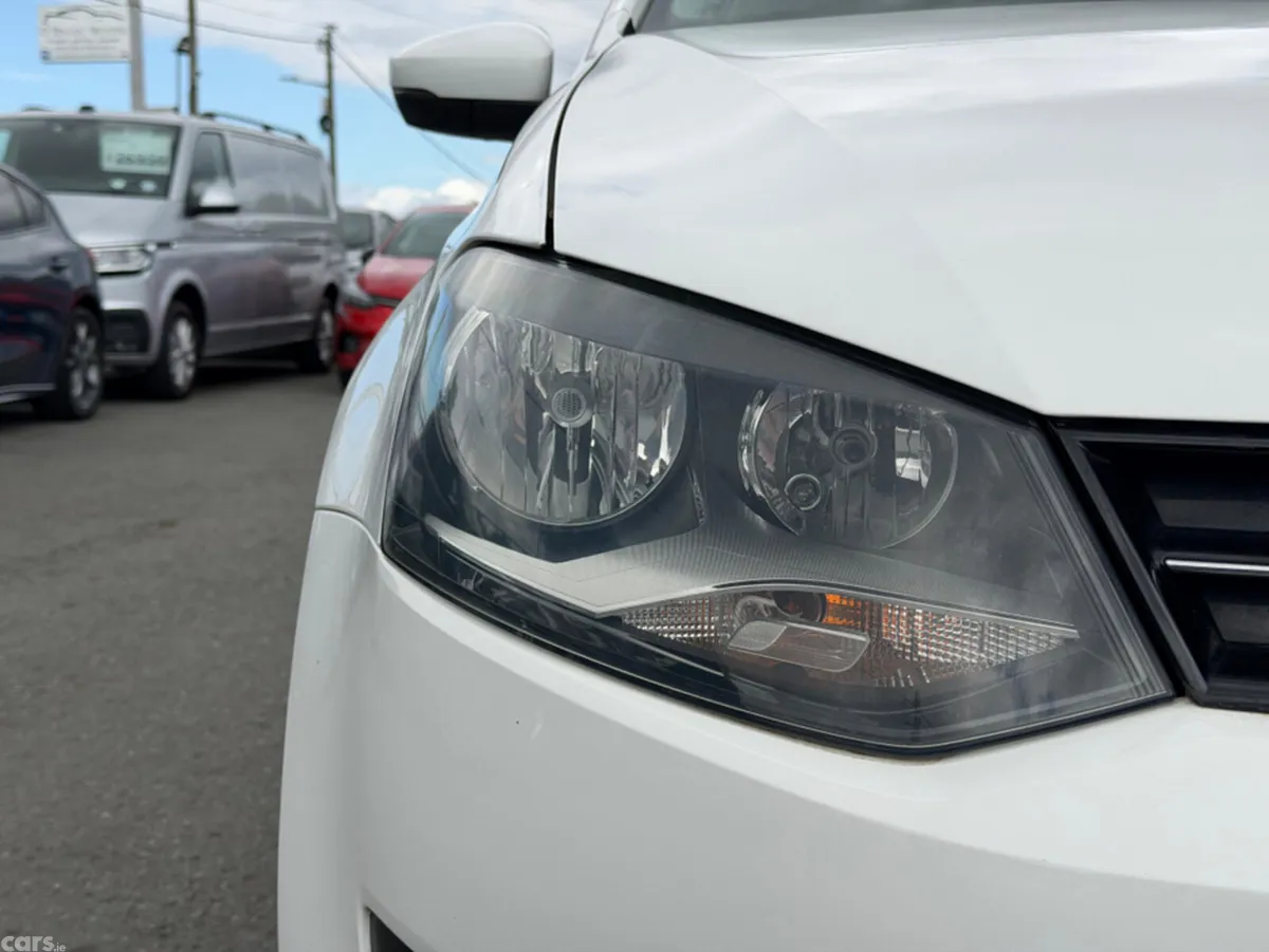 Volkswagen Polo Hatchback, Petrol, 2013, White