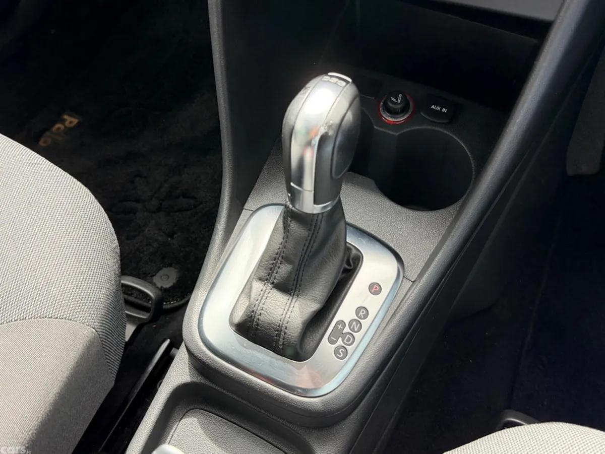 Volkswagen Polo Hatchback, Petrol, 2013, White