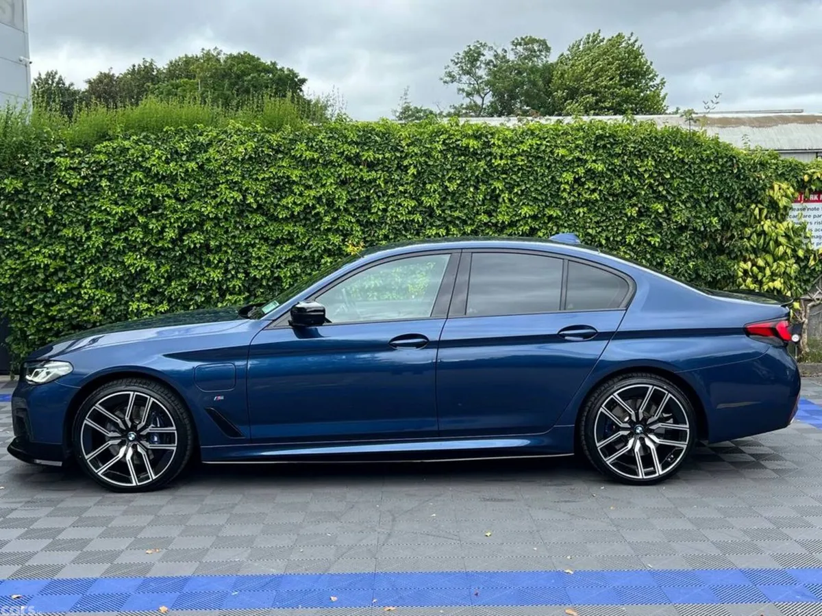 BMW 5-Series Saloon, Petrol Plug-in Hybrid, 2021, Blue