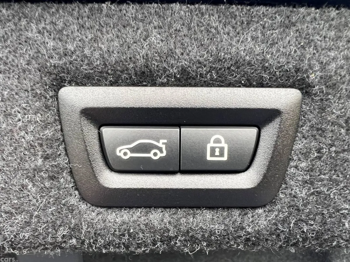 BMW 5-Series Saloon, Petrol Plug-in Hybrid, 2021, Blue