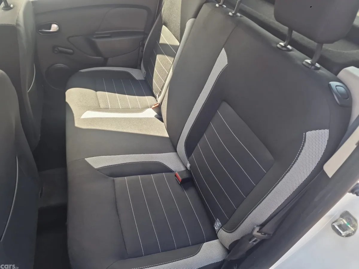 Dacia Sandero Stepway Hatchback, Diesel, 2020, White