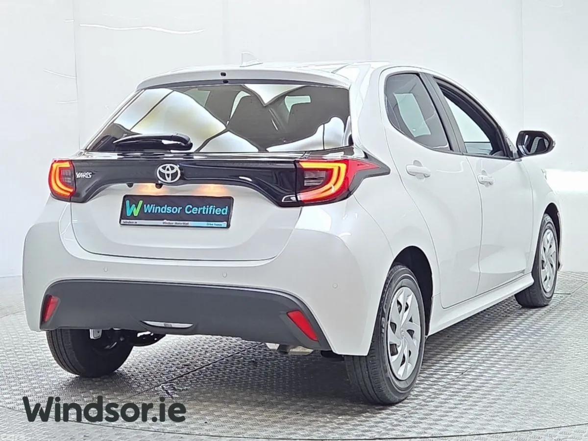 Toyota Yaris Hatchback, Petrol, 2024, White