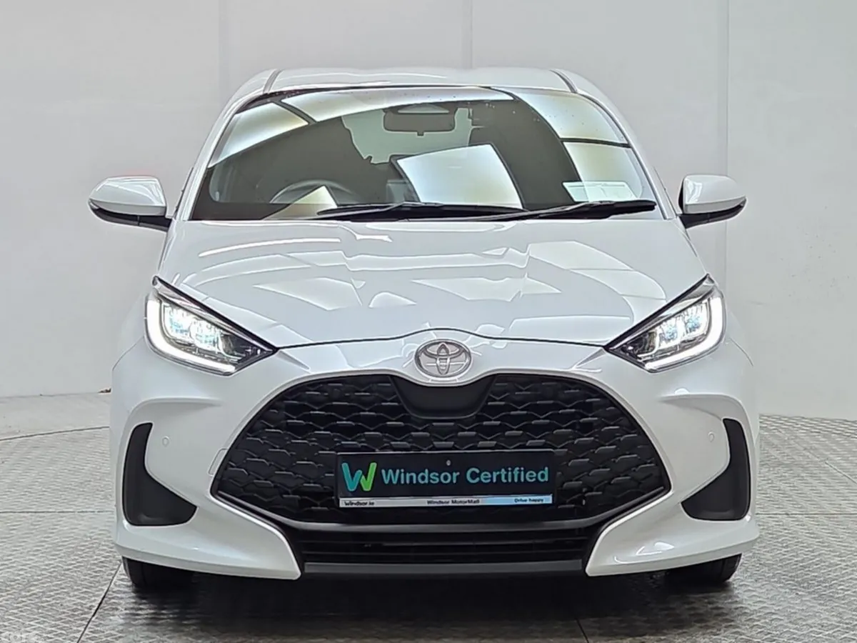 Toyota Yaris Hatchback, Petrol, 2024, White