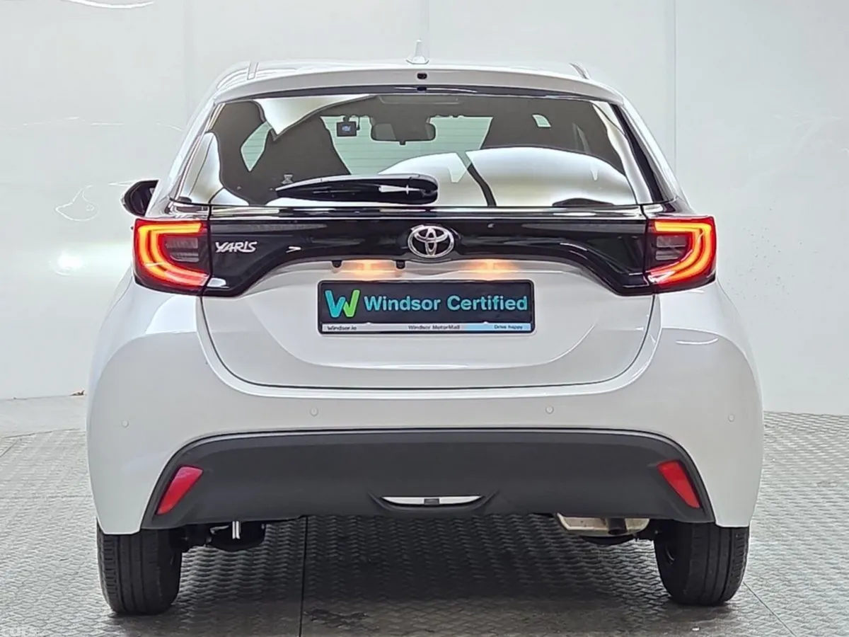 Toyota Yaris Hatchback, Petrol, 2024, White