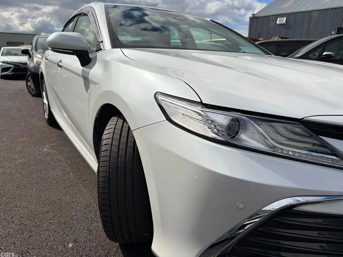 Toyota Camry Saloon, Petrol Hybrid, 2021, White