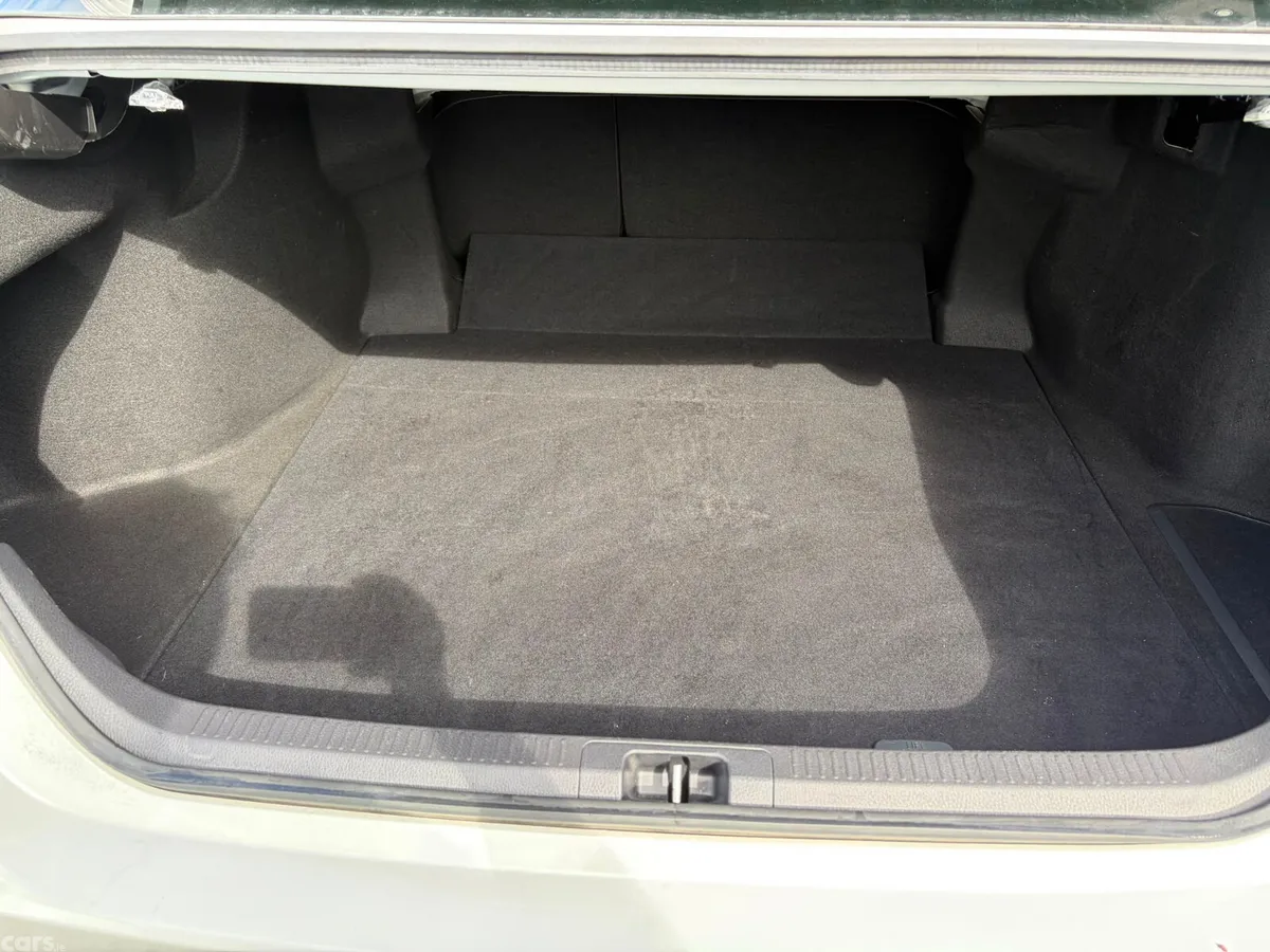 Toyota Camry Saloon, Petrol Hybrid, 2021, White