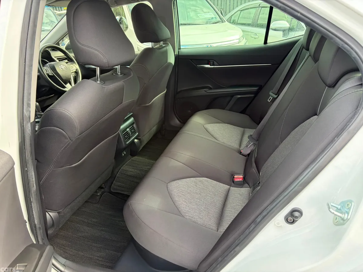 Toyota Camry Saloon, Petrol Hybrid, 2021, White