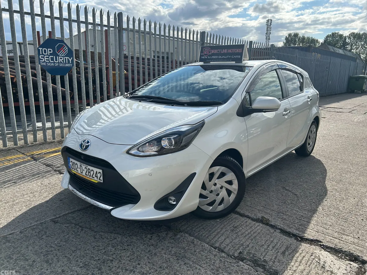 Toyota Aqua Hatchback, Petrol Hybrid, 2020, White