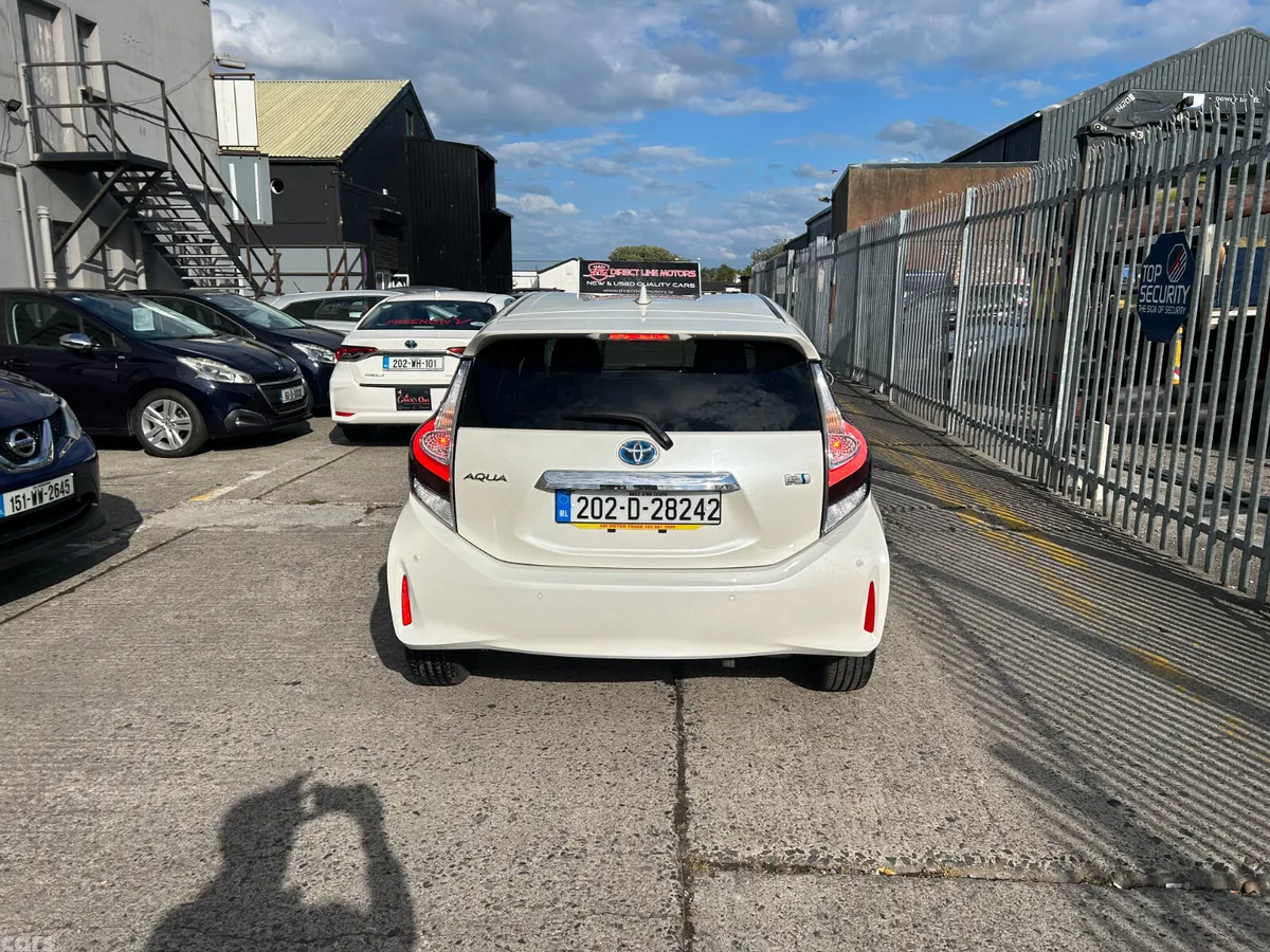 Toyota Aqua Hatchback, Petrol Hybrid, 2020, White