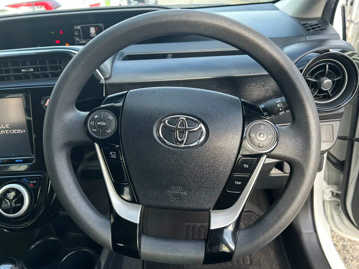 Toyota Aqua Hatchback, Petrol Hybrid, 2020, White