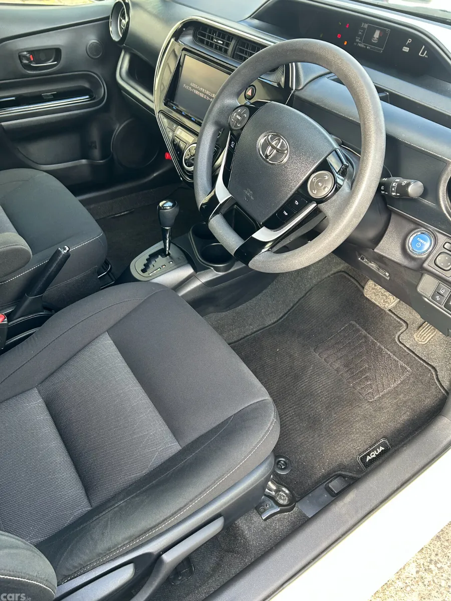 Toyota Aqua Hatchback, Petrol Hybrid, 2020, White