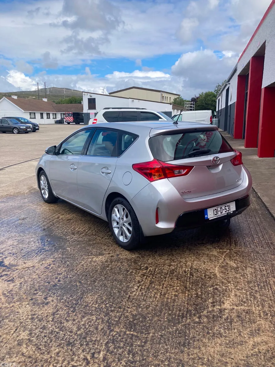 Toyota Auris Hatchback, Diesel, 2013, Silver