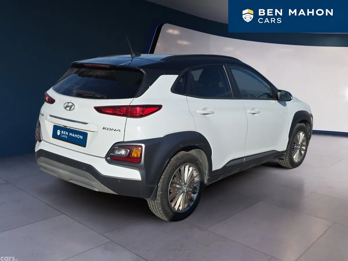 Hyundai KONA MPV, Petrol, 2019, White