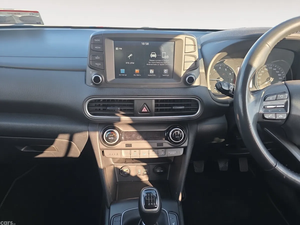 Hyundai KONA MPV, Petrol, 2019, White