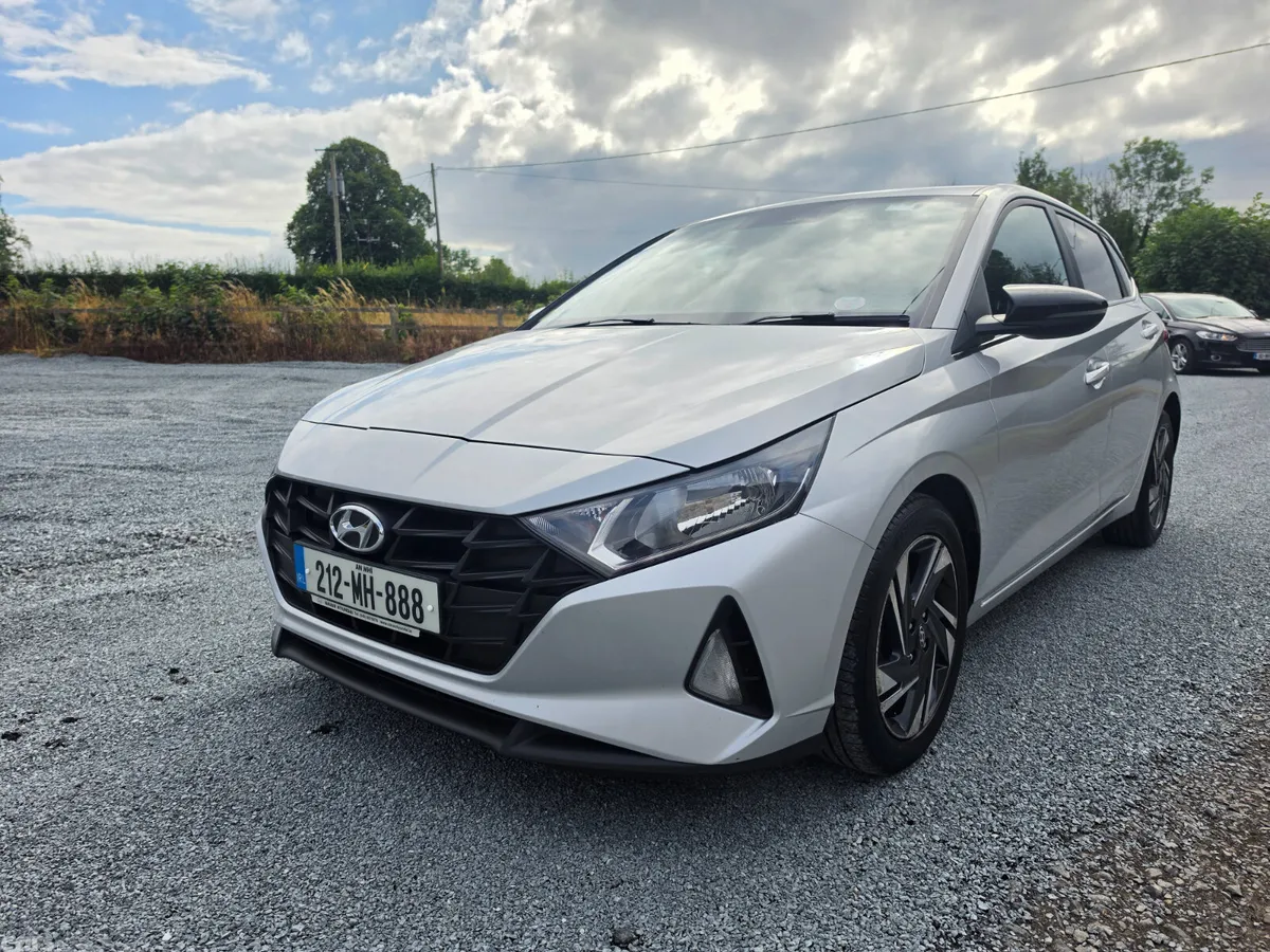 Hyundai i20 Hatchback, Petrol, 2021, Grey
