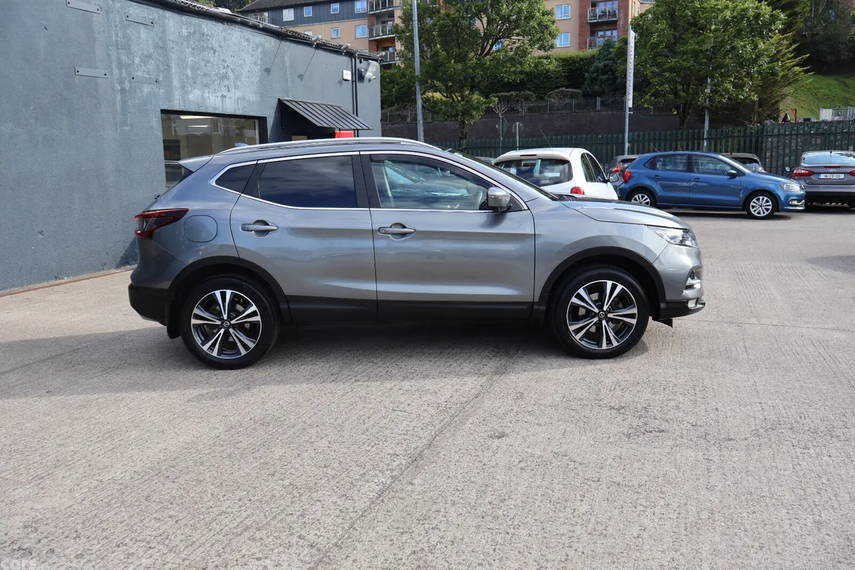Nissan Qashqai MPV, Diesel, 2020, Grey