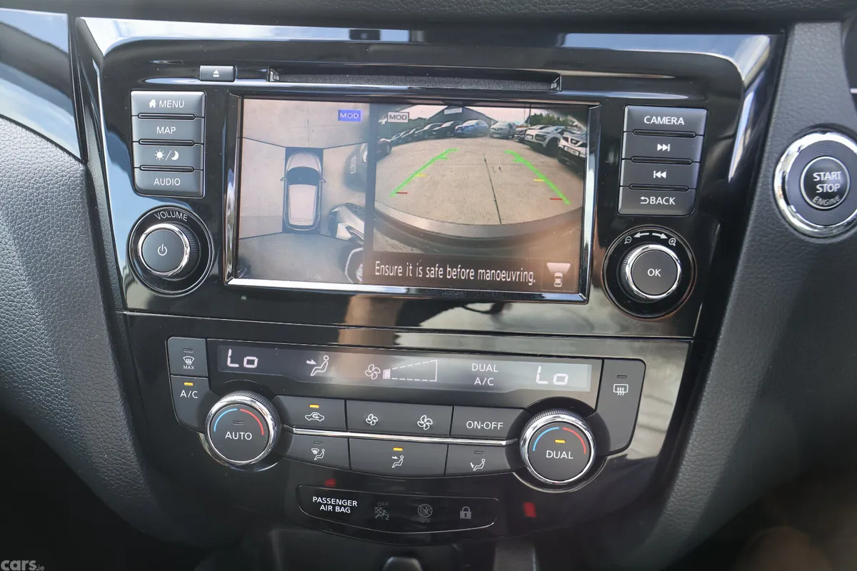 Nissan Qashqai MPV, Diesel, 2020, Grey