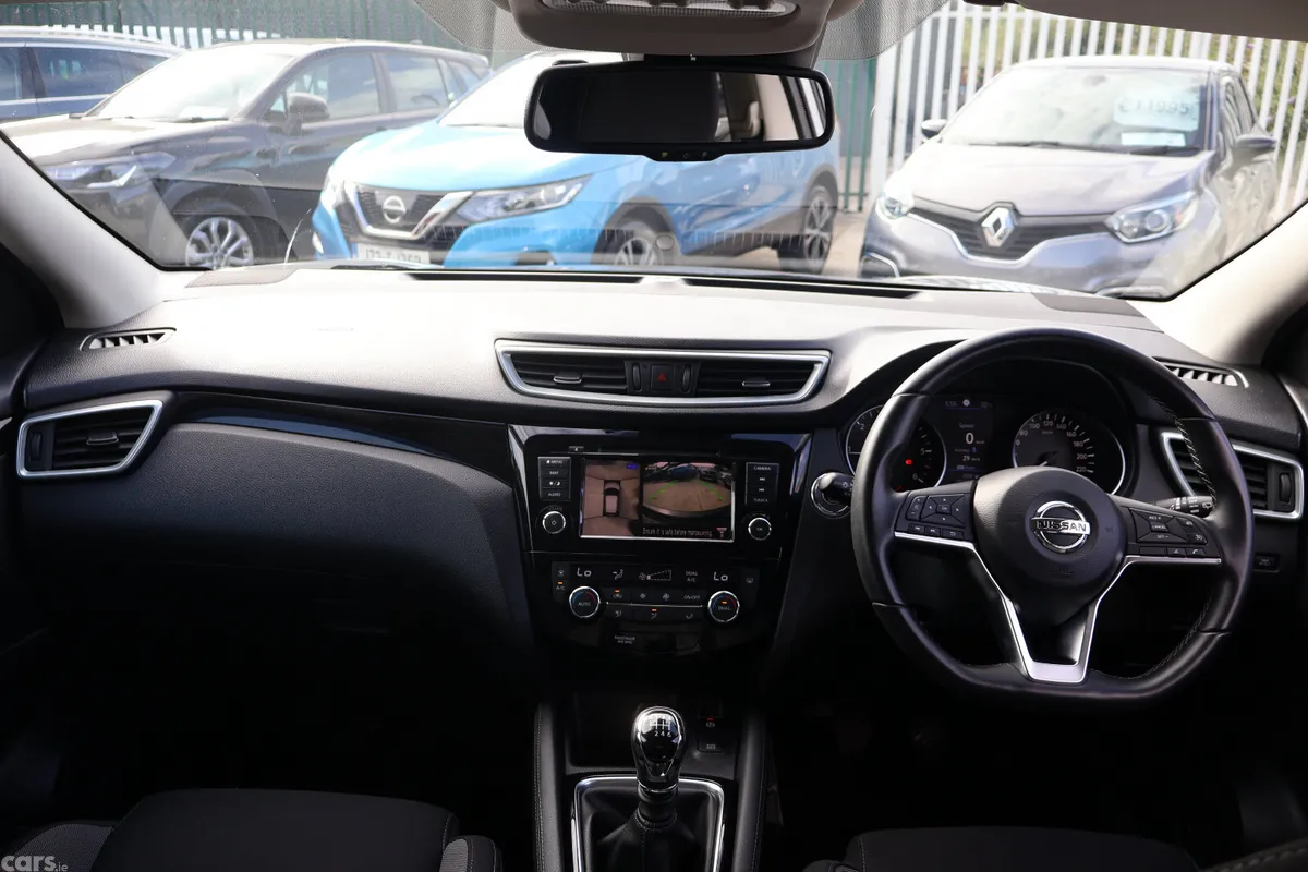Nissan Qashqai MPV, Diesel, 2020, Grey