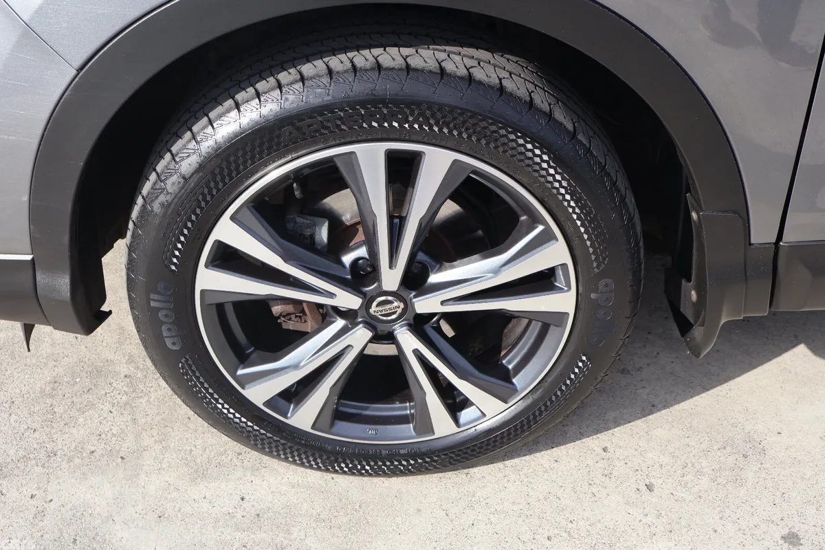 Nissan Qashqai MPV, Diesel, 2020, Grey