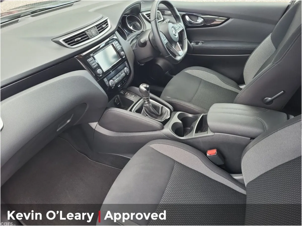 Nissan Qashqai MPV, Petrol, 2021, Grey