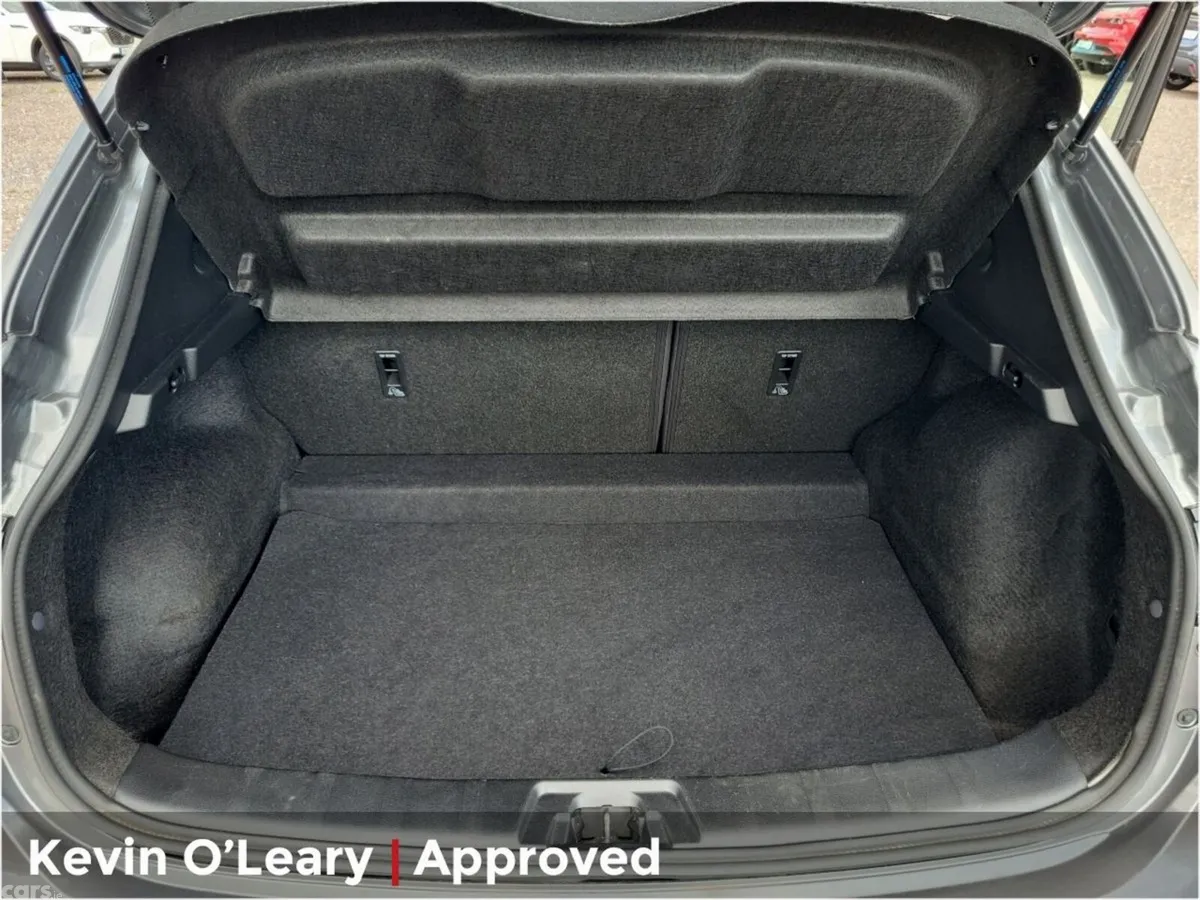 Nissan Qashqai MPV, Petrol, 2021, Grey