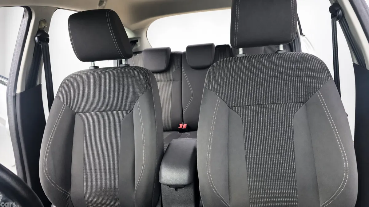 Ford Fiesta Hatchback, Petrol, 2016, Silver