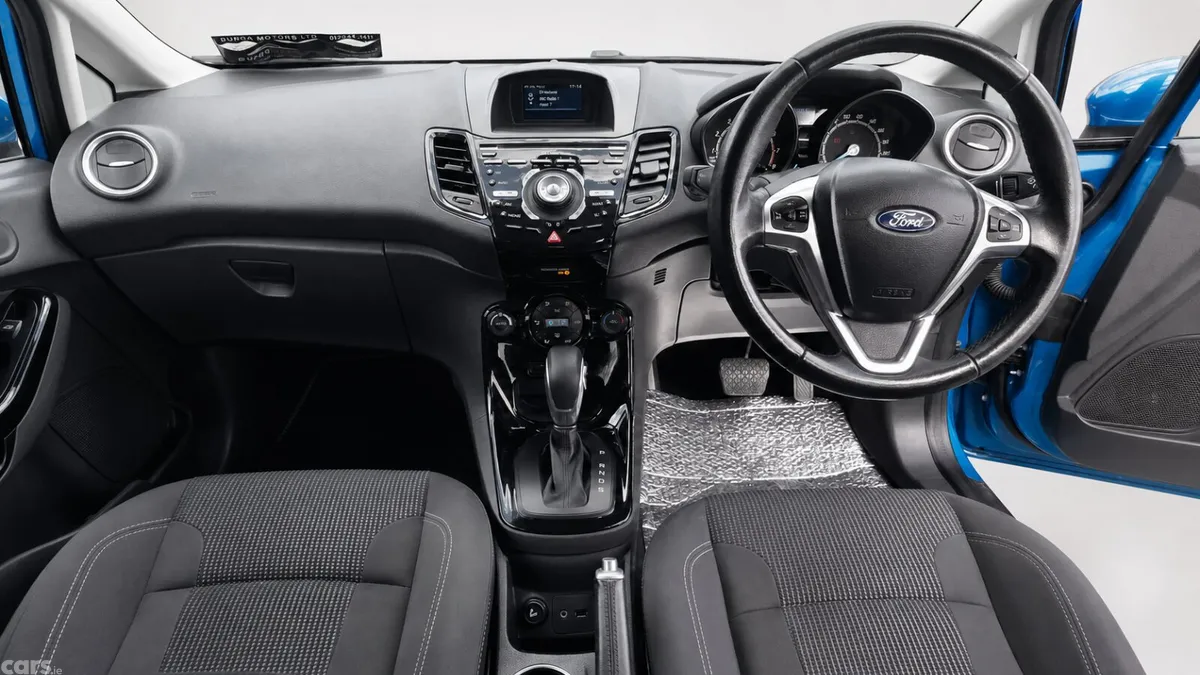 Ford Fiesta Hatchback, Petrol, 2016, Blue