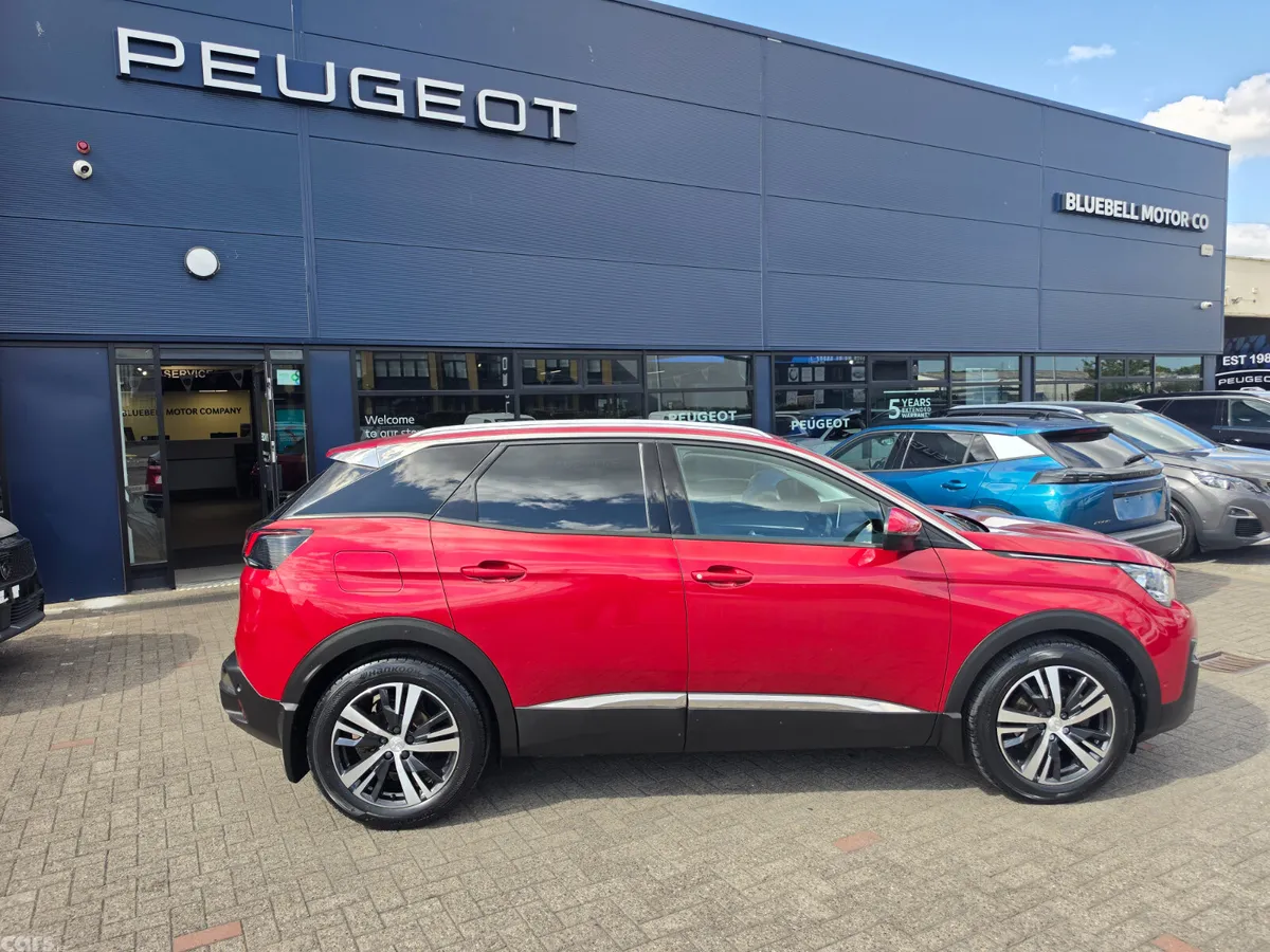 Peugeot 3008 MPV, Petrol, 2019, Red