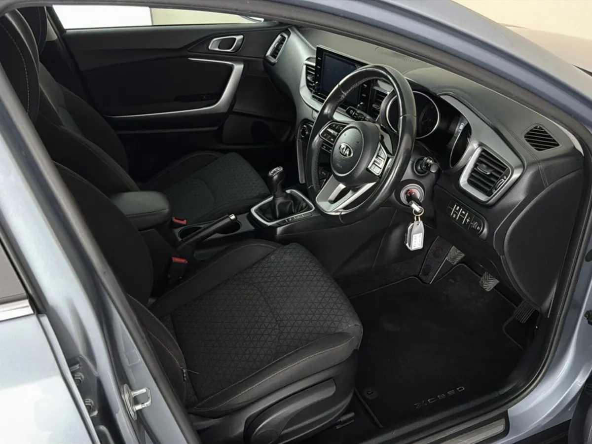 Kia XCeed Hatchback, Diesel, 2021, Grey