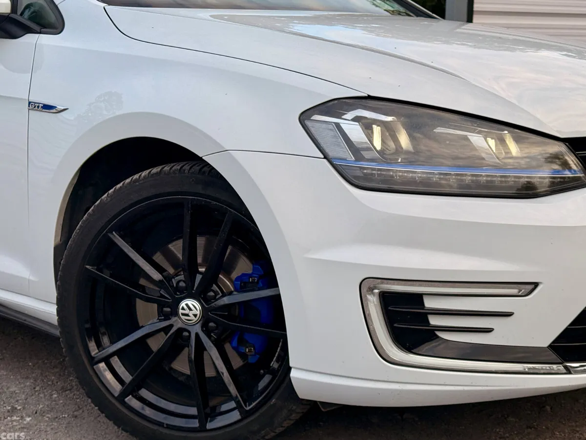Volkswagen Golf Hatchback, Petrol Plug-in Hybrid, 2016, White