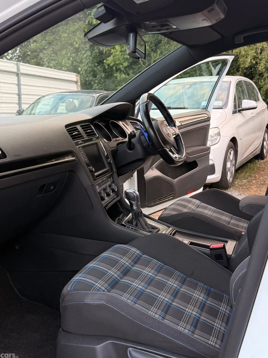 Volkswagen Golf Hatchback, Petrol Plug-in Hybrid, 2016, White