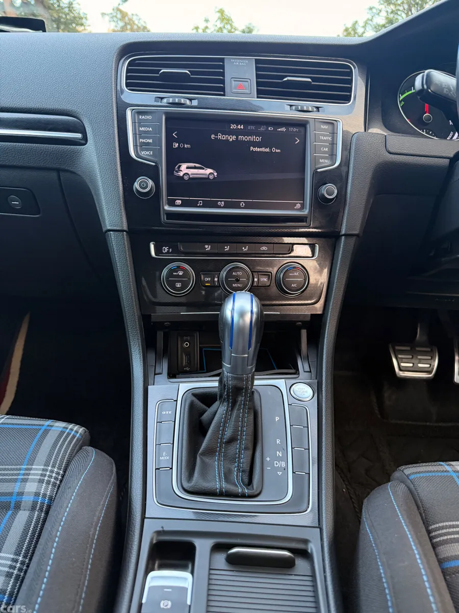 Volkswagen Golf Hatchback, Petrol Plug-in Hybrid, 2016, White