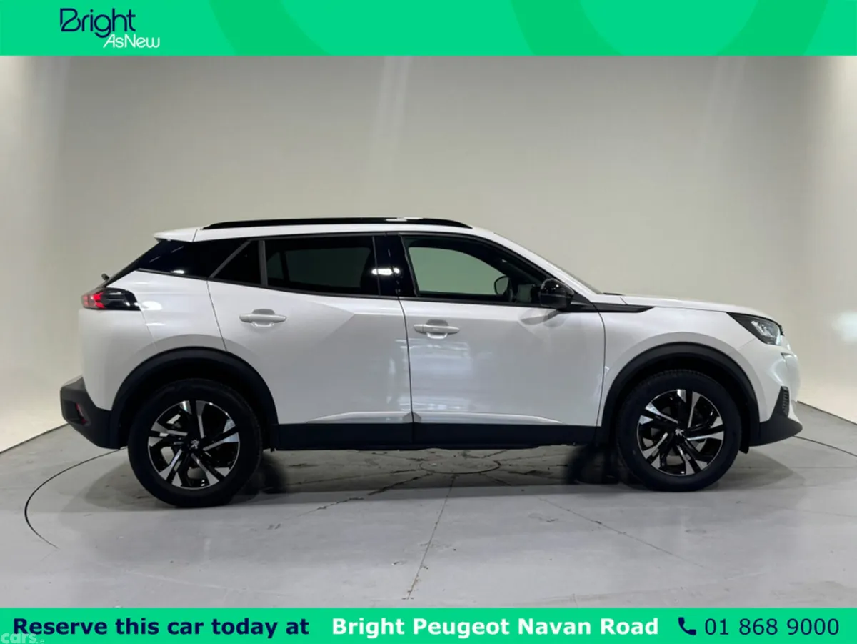 Peugeot 2008 MPV, Petrol, 2023, White