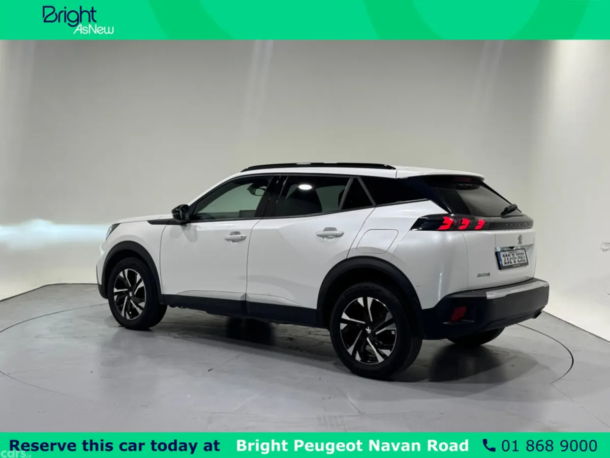 Peugeot 2008 MPV, Petrol, 2023, White