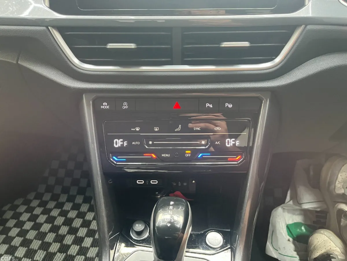 Volkswagen T-Roc SUV, Diesel, 2023, Silver