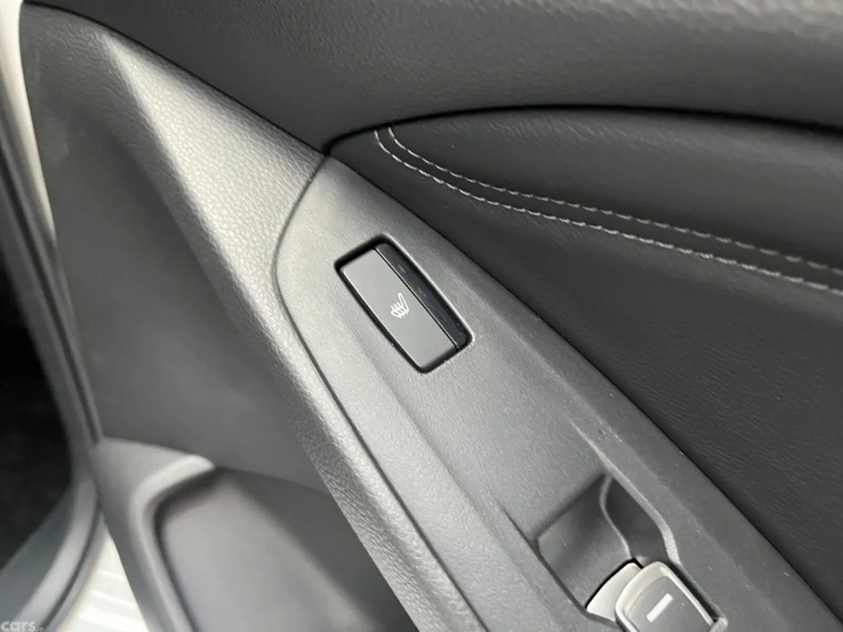 Honda Accord Saloon, Petrol Hybrid, 2022, White