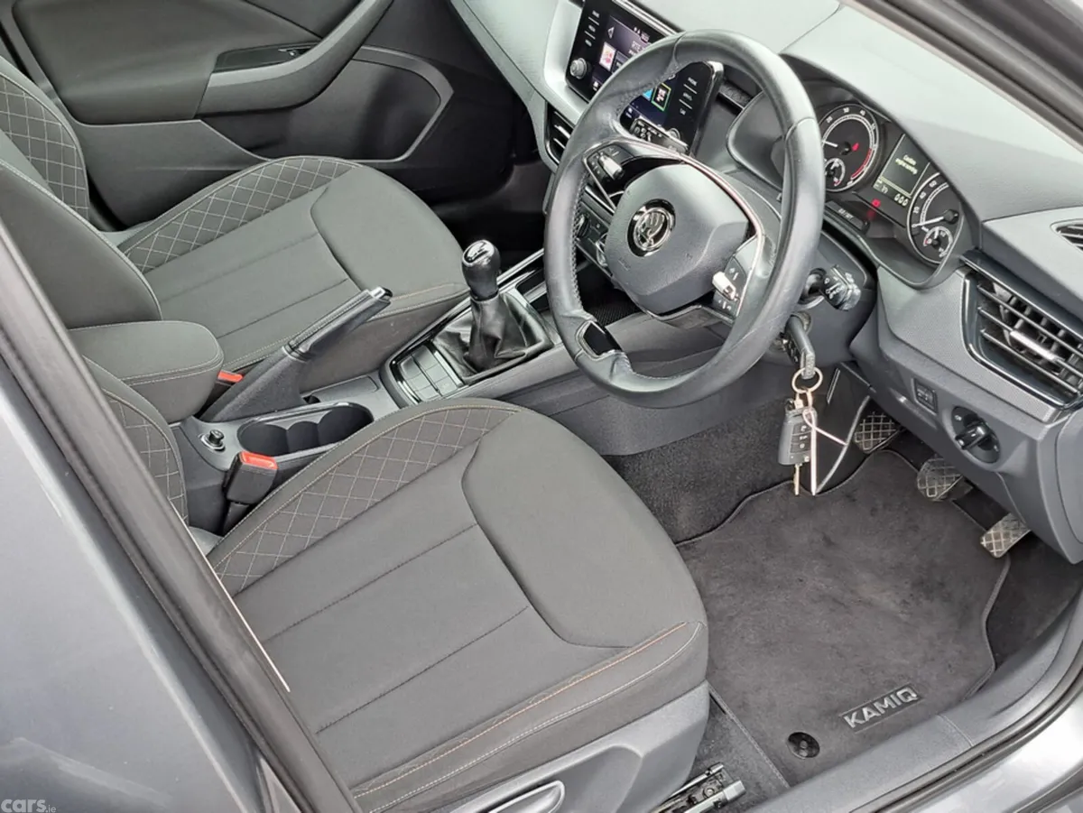 Skoda Kamiq Hatchback, Petrol, 2023, Grey