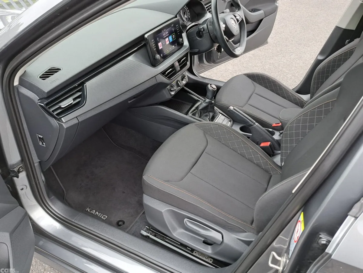 Skoda Kamiq Hatchback, Petrol, 2023, Grey