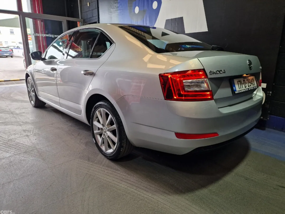 Skoda Octavia Hatchback, Diesel, 2017, Grey