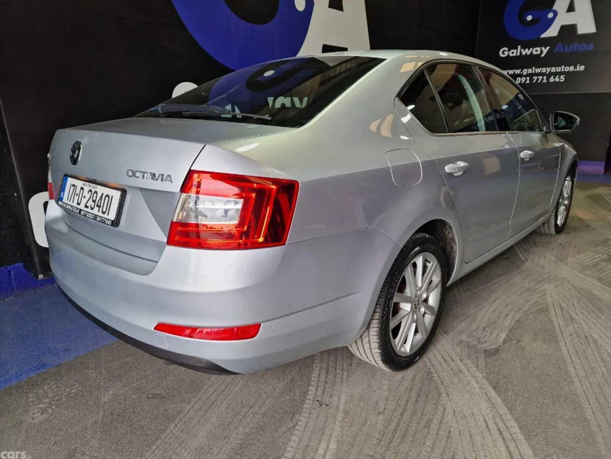 Skoda Octavia Hatchback, Diesel, 2017, Grey
