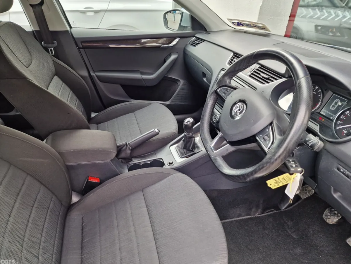 Skoda Octavia Hatchback, Diesel, 2017, Grey