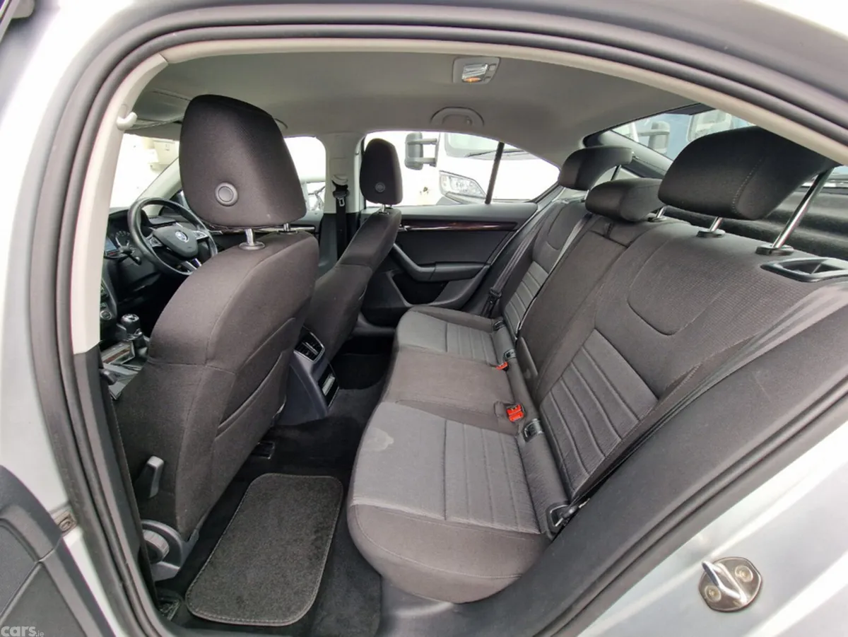 Skoda Octavia Hatchback, Diesel, 2017, Grey