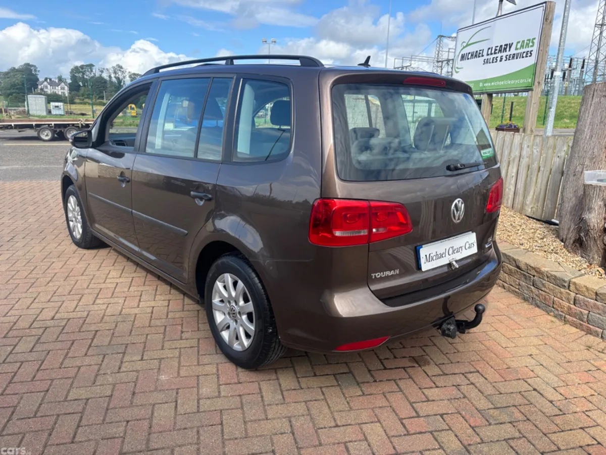 Volkswagen Touran MPV, Diesel, 2015, Brown