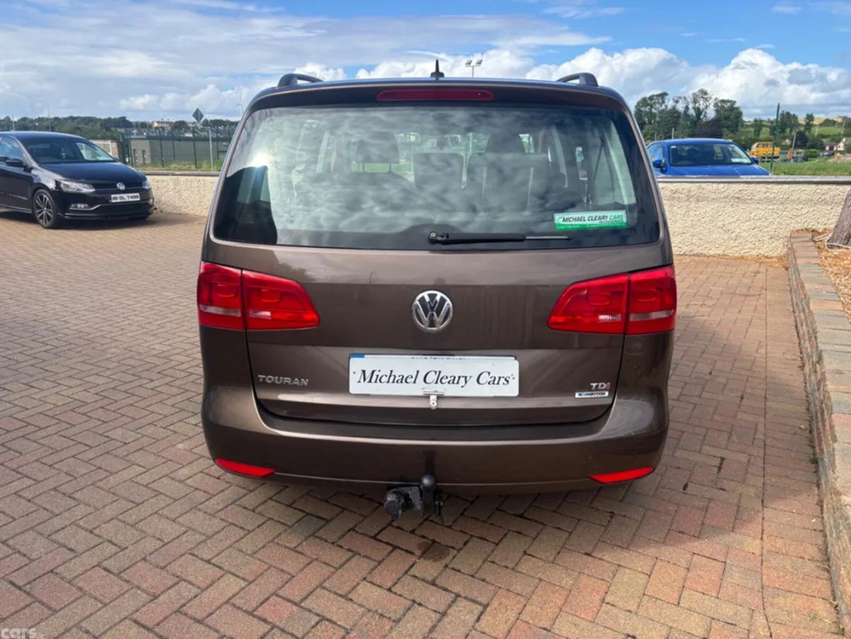 Volkswagen Touran MPV, Diesel, 2015, Brown