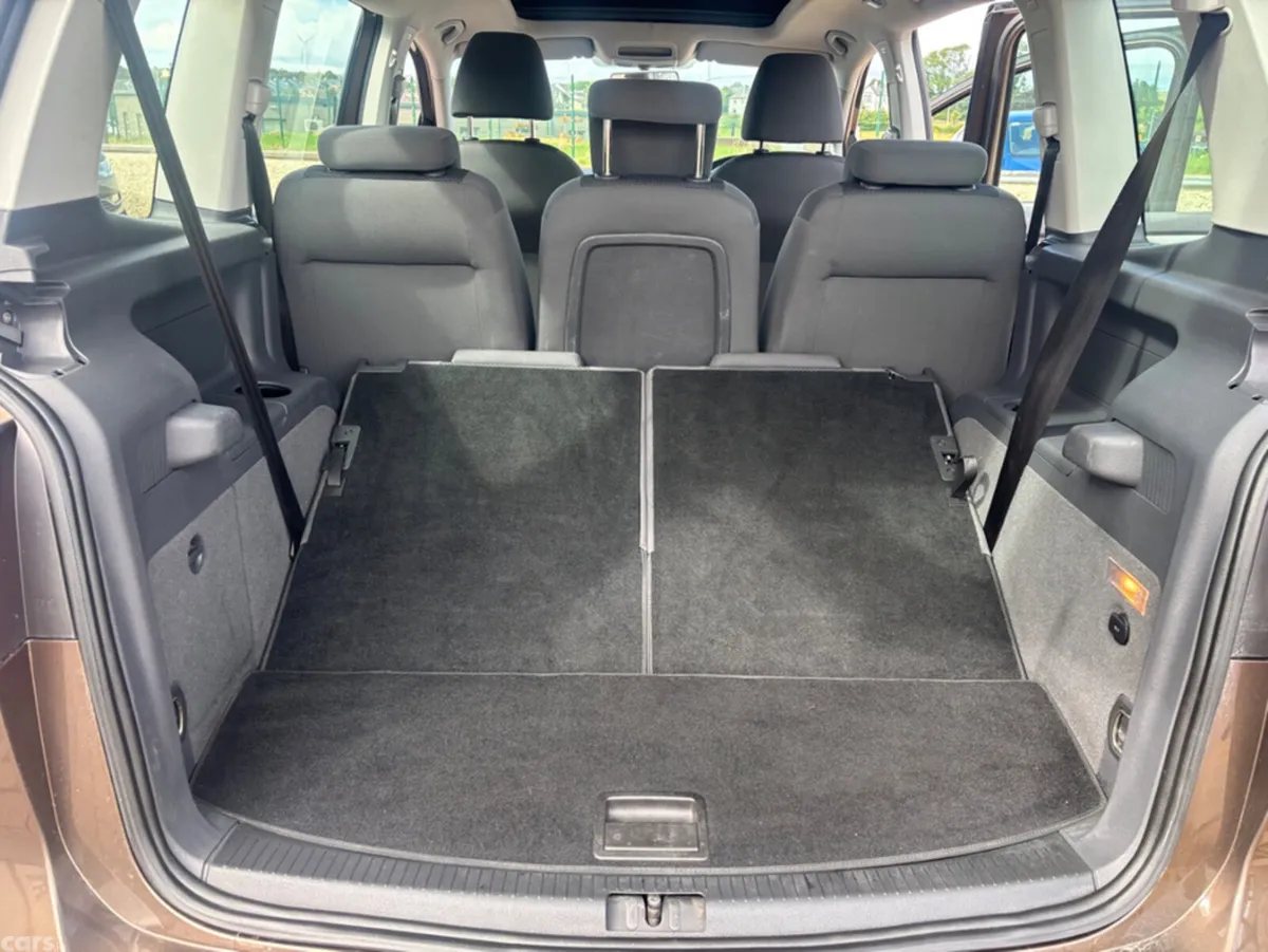 Volkswagen Touran MPV, Diesel, 2015, Brown